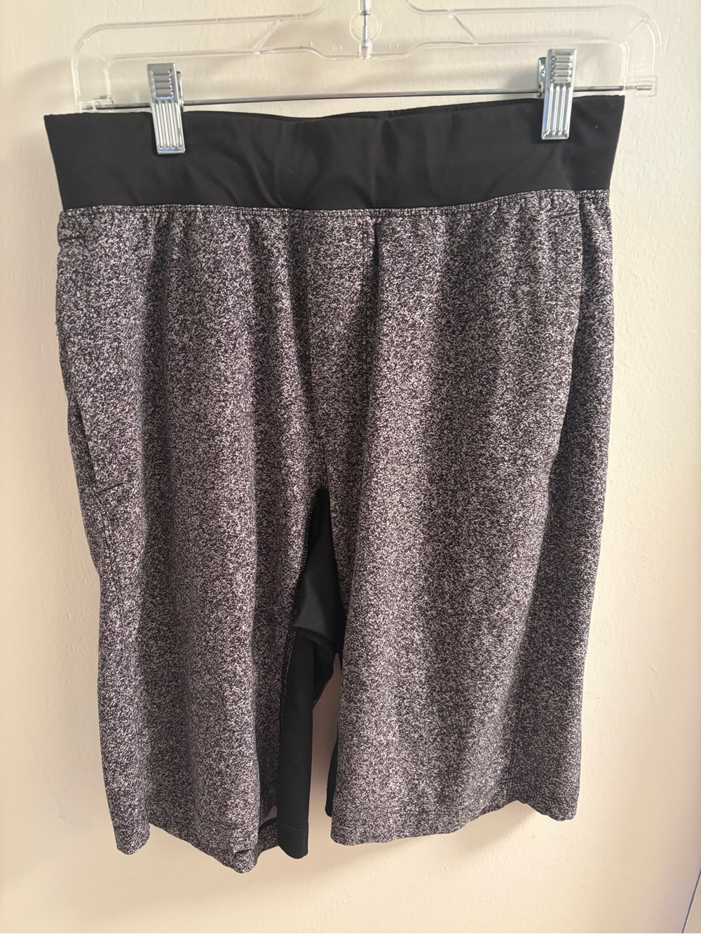 Lululemon Men's Heathered Black Grey Athletic Workout Shorts Size S